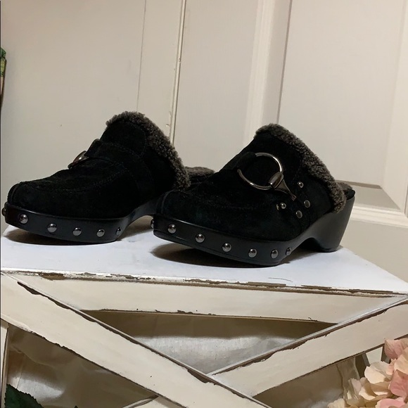 Stuart Weitzman Black Soft Slip-in Heels - Picture 3 of 4